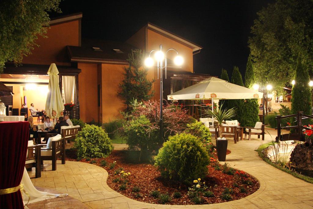 Rixo'S Guesthouse Cîrcea エクステリア 写真