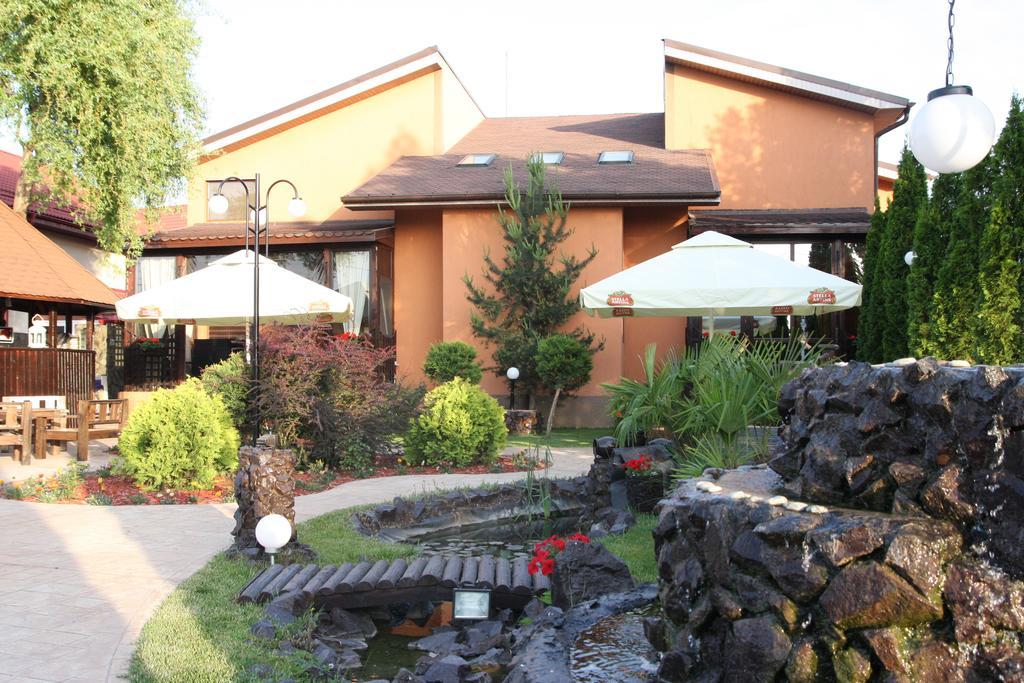 Rixo'S Guesthouse Cîrcea エクステリア 写真