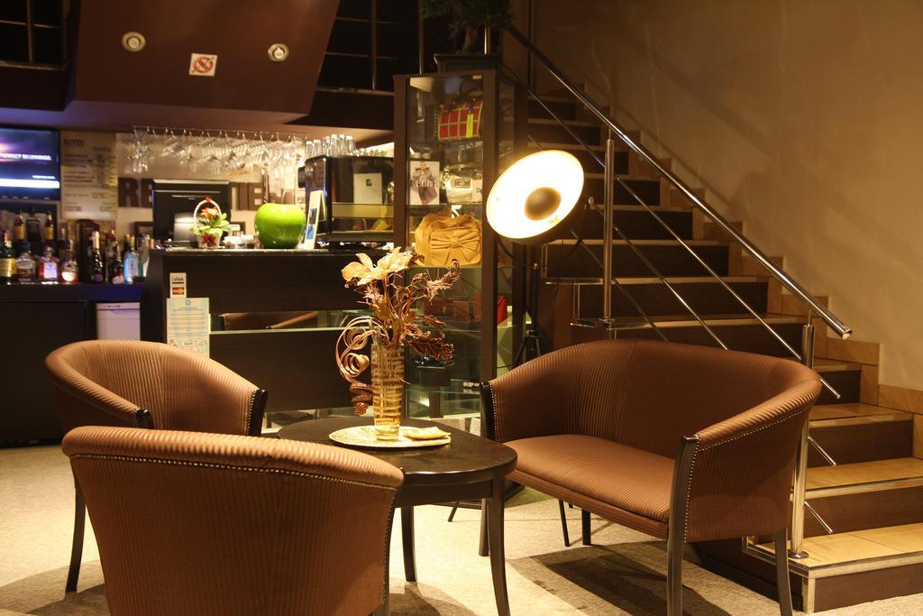 Rixo'S Guesthouse Cîrcea エクステリア 写真