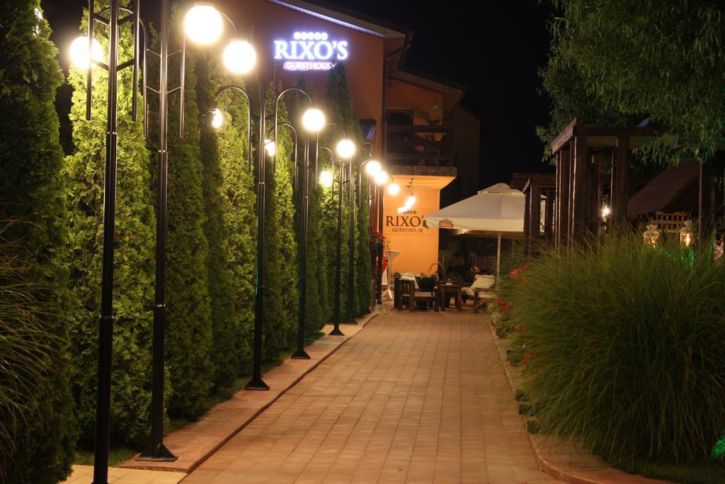 Rixo'S Guesthouse Cîrcea エクステリア 写真