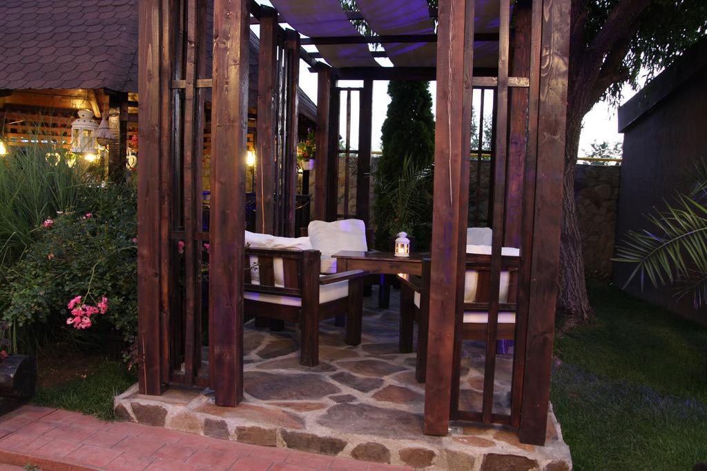 Rixo'S Guesthouse Cîrcea エクステリア 写真