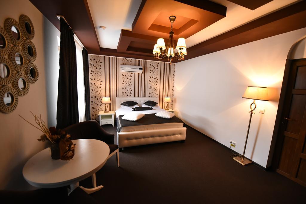 Rixo'S Guesthouse Cîrcea エクステリア 写真
