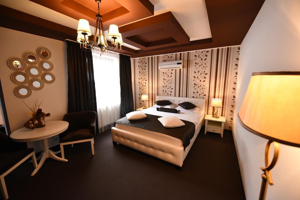 Rixo'S Guesthouse Cîrcea エクステリア 写真